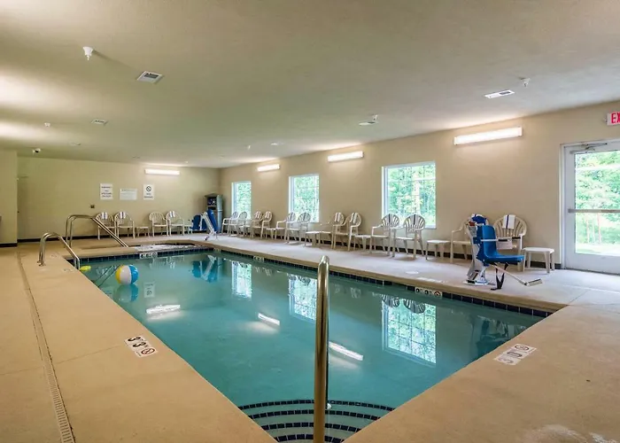 Cobblestone Hotel & Suites - Harborcreek
