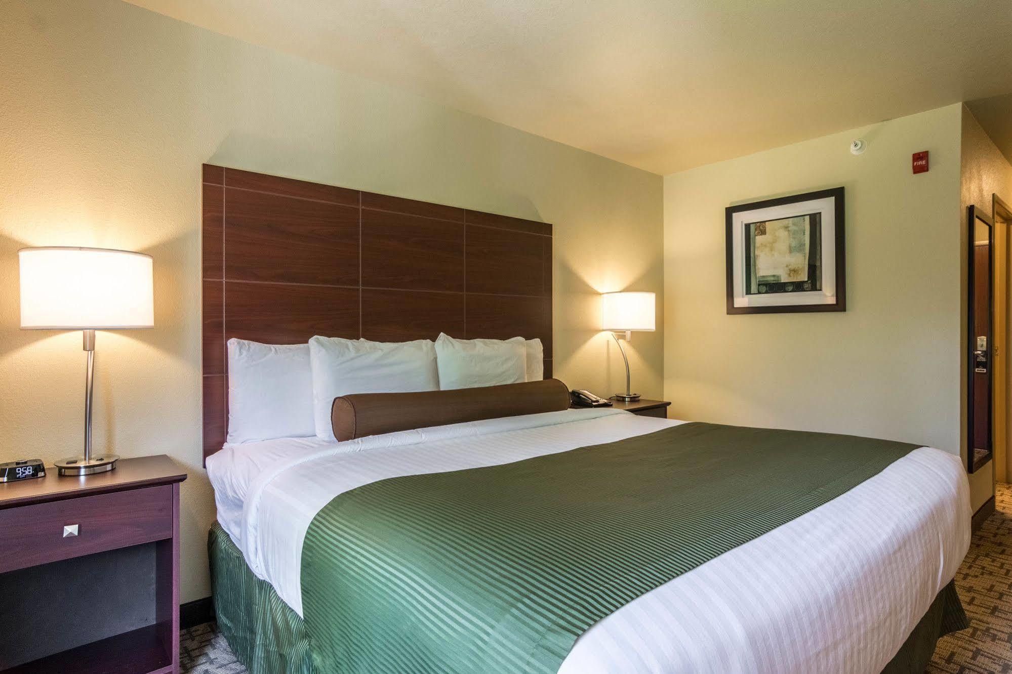 Hotel Cobblestone & - Harborcreek